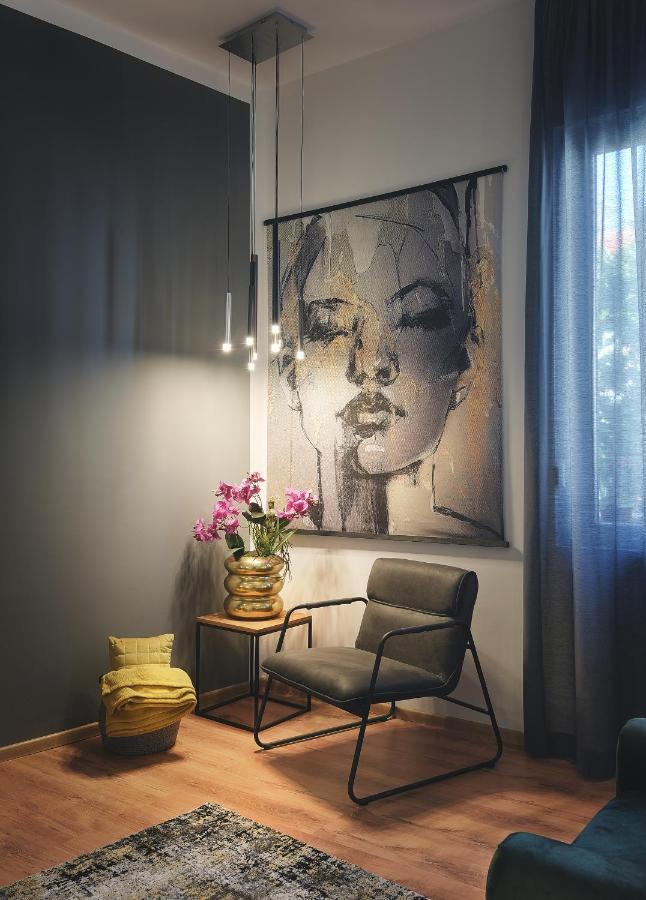 E&F Luxury Apartments プーラ エクステリア 写真