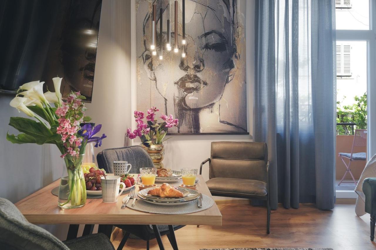 E&F Luxury Apartments プーラ エクステリア 写真
